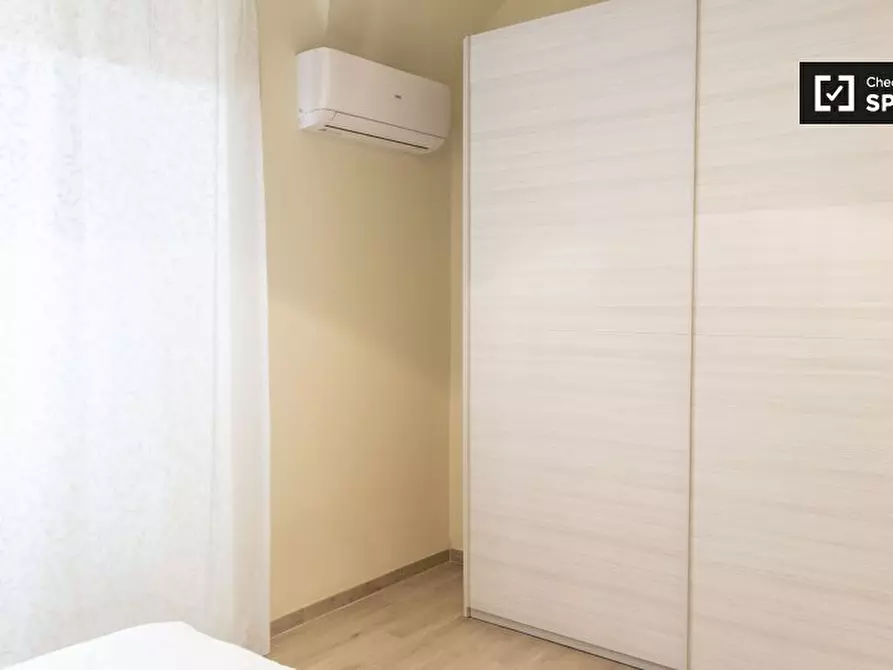 Immagine 9 di Appartamento in affitto  in Via la Spezia a Roma