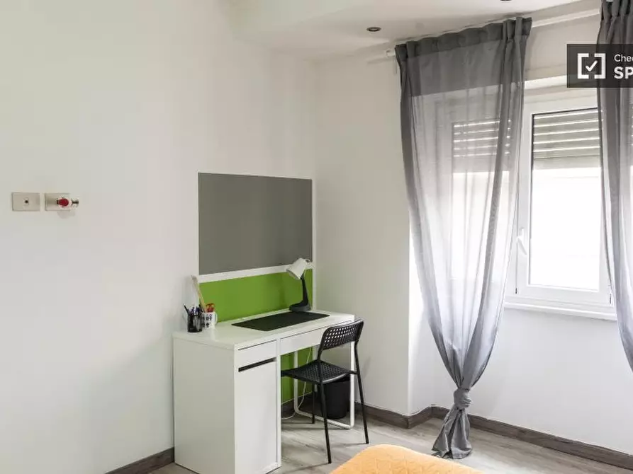 Immagine 2 di Camera condivisa in affitto  in Via Oderisi da Gubbio a Roma