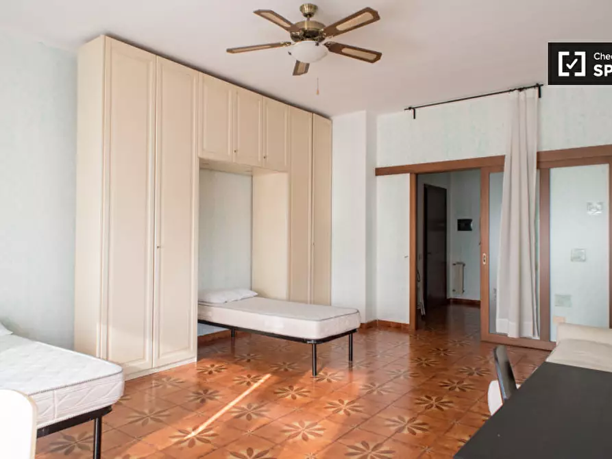 Immagine 3 di Camera condivisa in affitto  in Viale Bruno Rizzieri a Roma