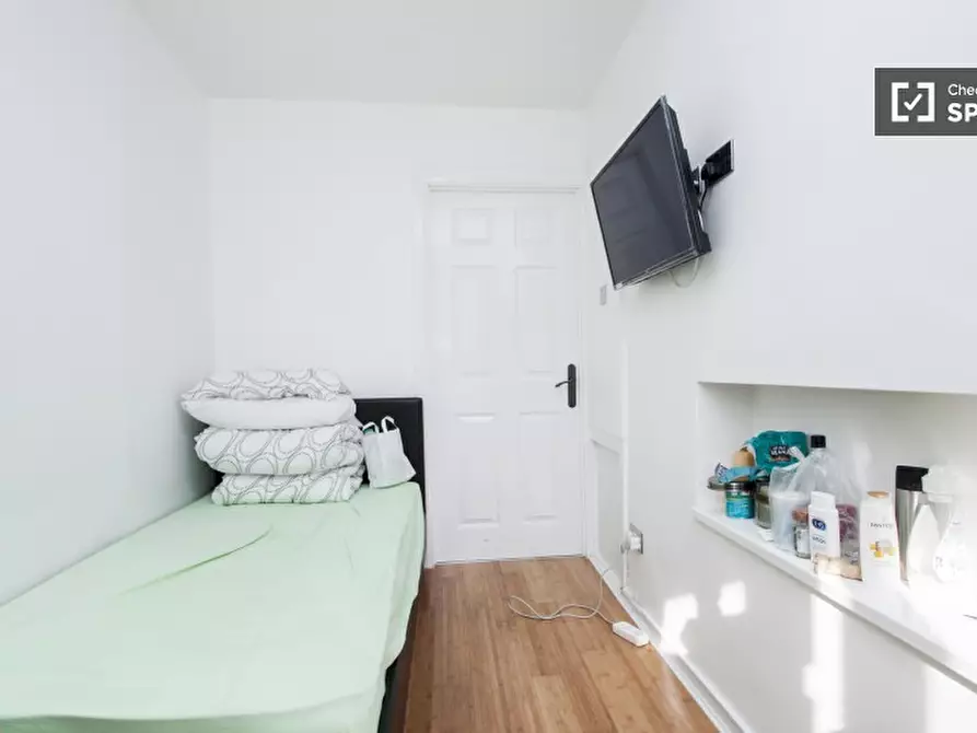 Immagine 4 di Camera condivisa in affitto  in Tunworth Crescent a Wandsworth