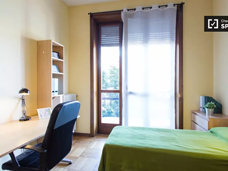 Immagine 4 di Camera condivisa in affitto  in Largo Isabella d'Aragona a Milano