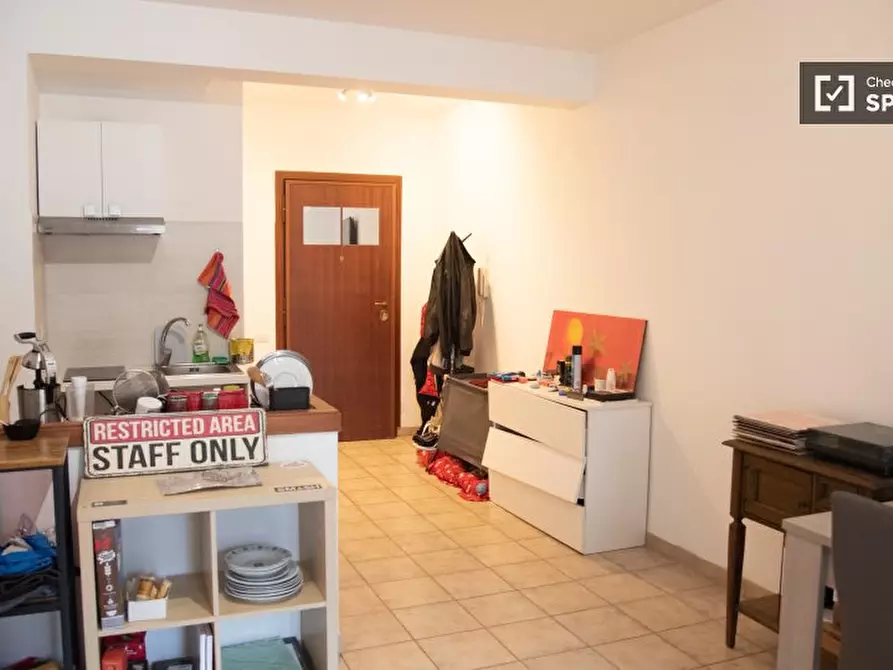 Immagine 3 di Ufficio in affitto  in V. dei Due Ponti a Roma