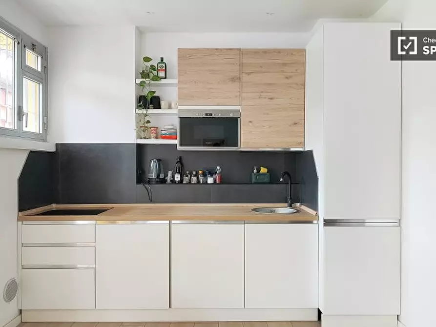 Immagine 12 di Camera condivisa in affitto  in Viale Omero a Milano