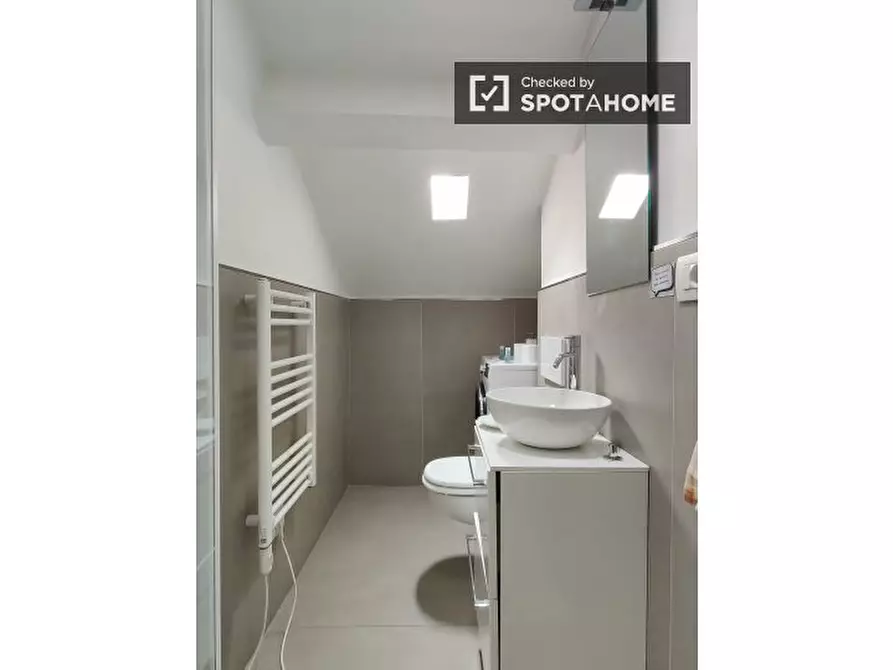 Immagine 9 di Ufficio in affitto  in Via Giovanni Battista Sammartini a Milano