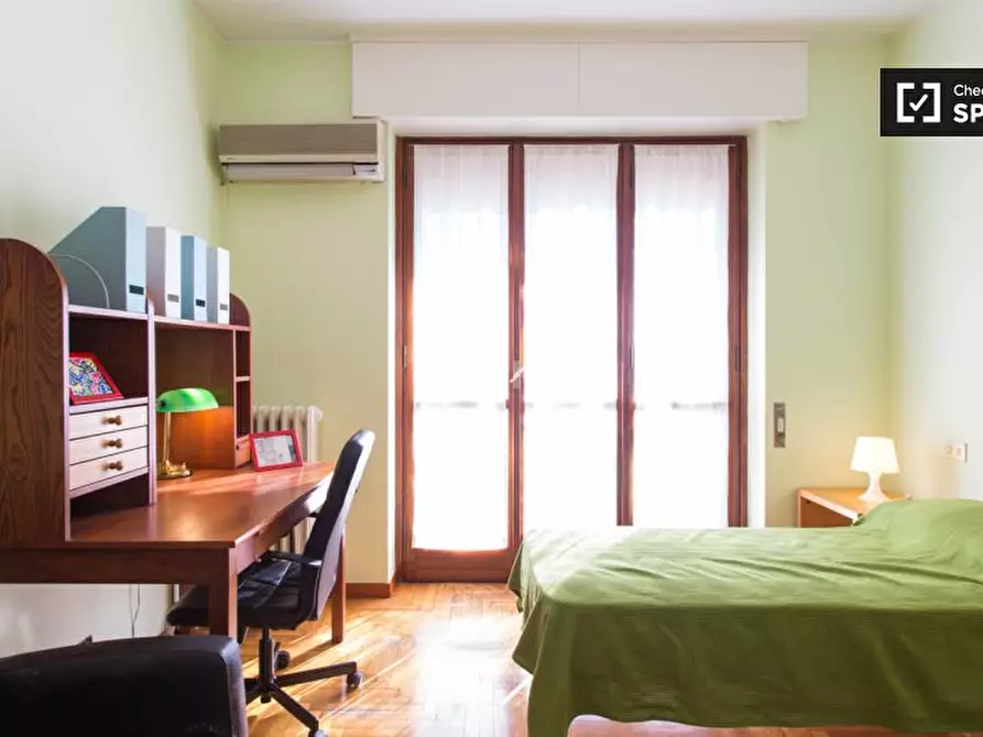 Immagine 4 di Camera condivisa in affitto  in Via Bari, 20143 Milano MI, Italy a Milano