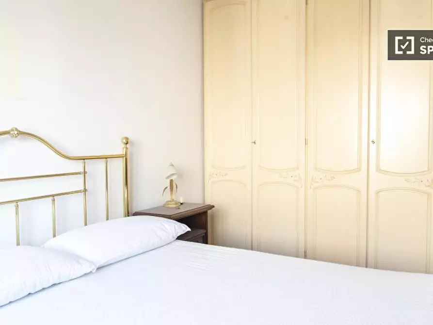 Immagine 4 di Camera condivisa in affitto  in Largo Valerio Bacigalupo a Roma