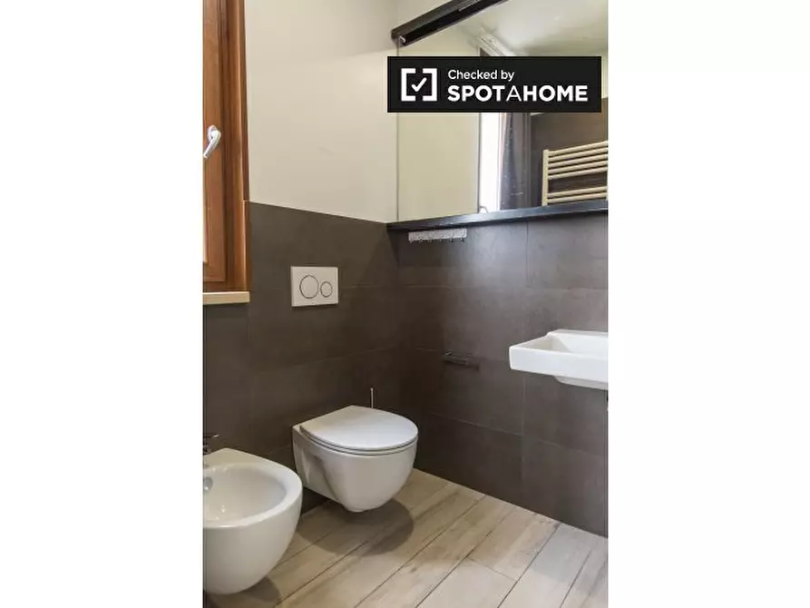 Immagine 16 di Appartamento in affitto  in Via di Acqua Bullicante a Roma