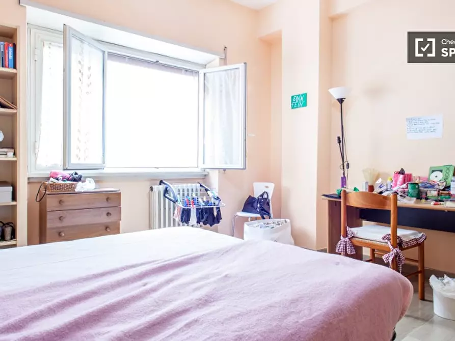 Immagine 2 di Camera condivisa in affitto  in Via Gaspare Gozzi a Roma