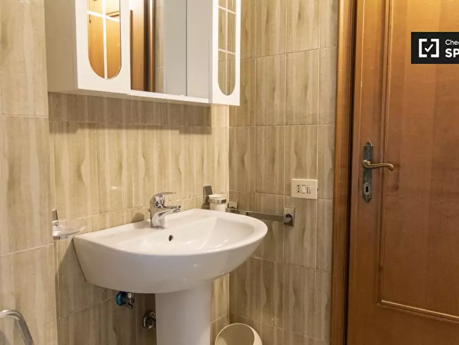 Immagine 5 di Appartamento in affitto  in Via Ildebrando Vivanti a Roma