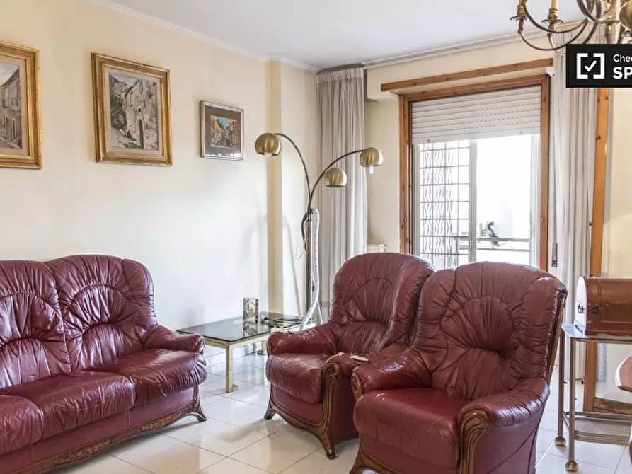 Immagine 6 di Camera condivisa in affitto  in Viale della Grande Muraglia a Roma