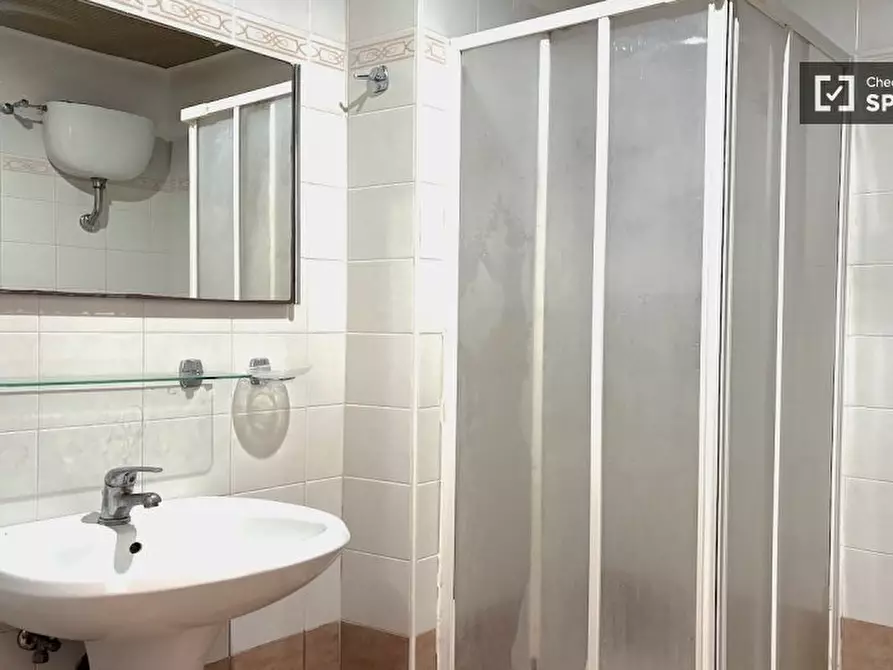 Immagine 5 di Camera condivisa in affitto  in Via Alessandro Brisse a Roma