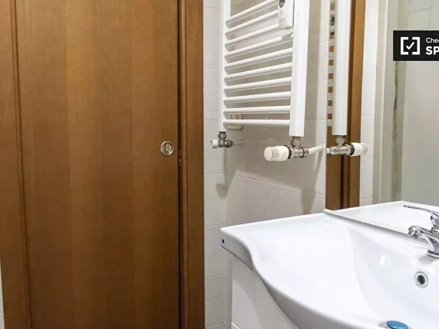 Immagine 14 di Camera condivisa in affitto  in Via Oderisi da Gubbio a Roma