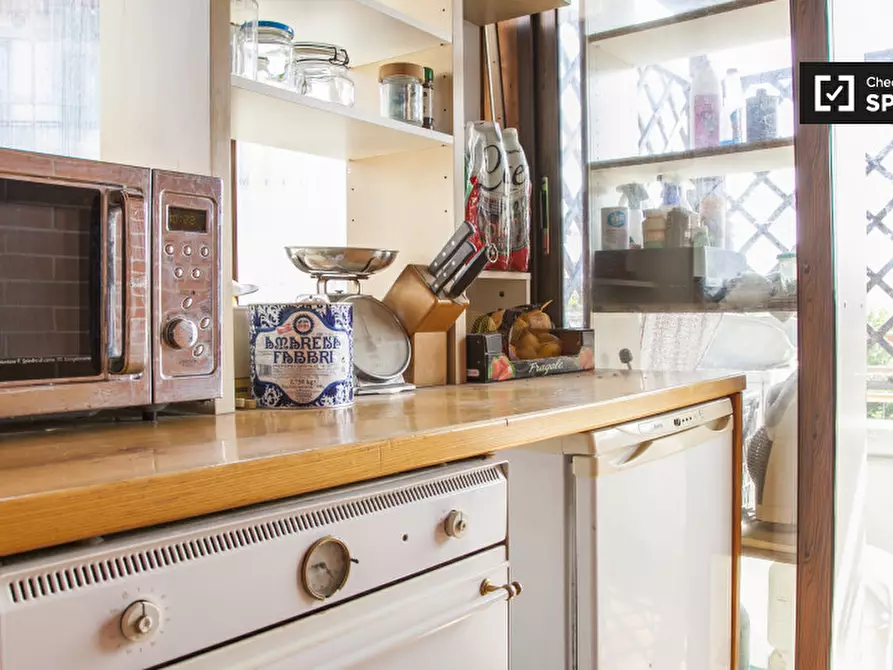 Immagine 10 di Camera condivisa in affitto  in Via Paolo V a Roma