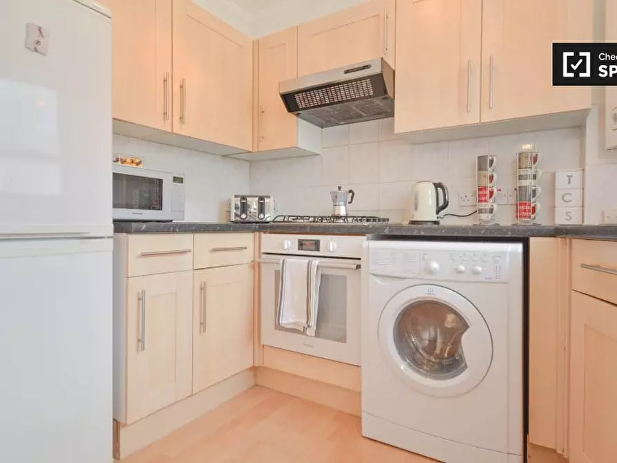 Immagine 4 di Appartamento in affitto  in Canterbury Rd, North Maida Vale, London NW6 5SR, UK a Camden Town