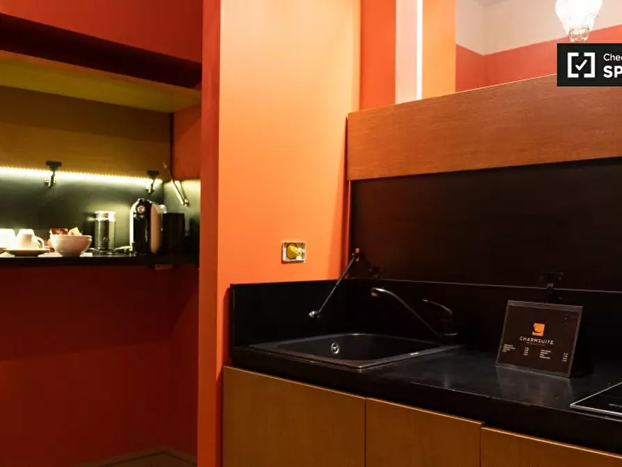 Immagine 3 di Ufficio in affitto  in Via del Banco di Santo Spirito a Roma