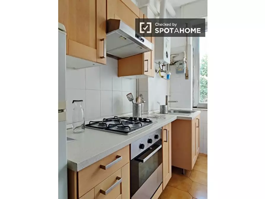 Immagine 11 di Camera condivisa in affitto  in Via Breno a Milano