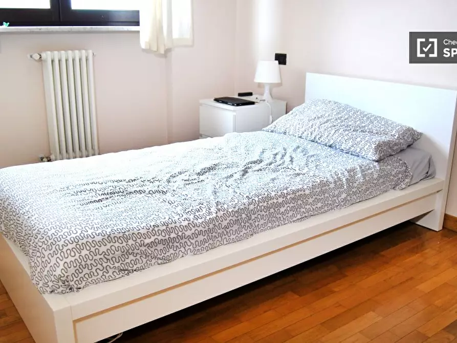 Immagine 1 di Camera condivisa in affitto  in Via Luigi Ornato a Milano