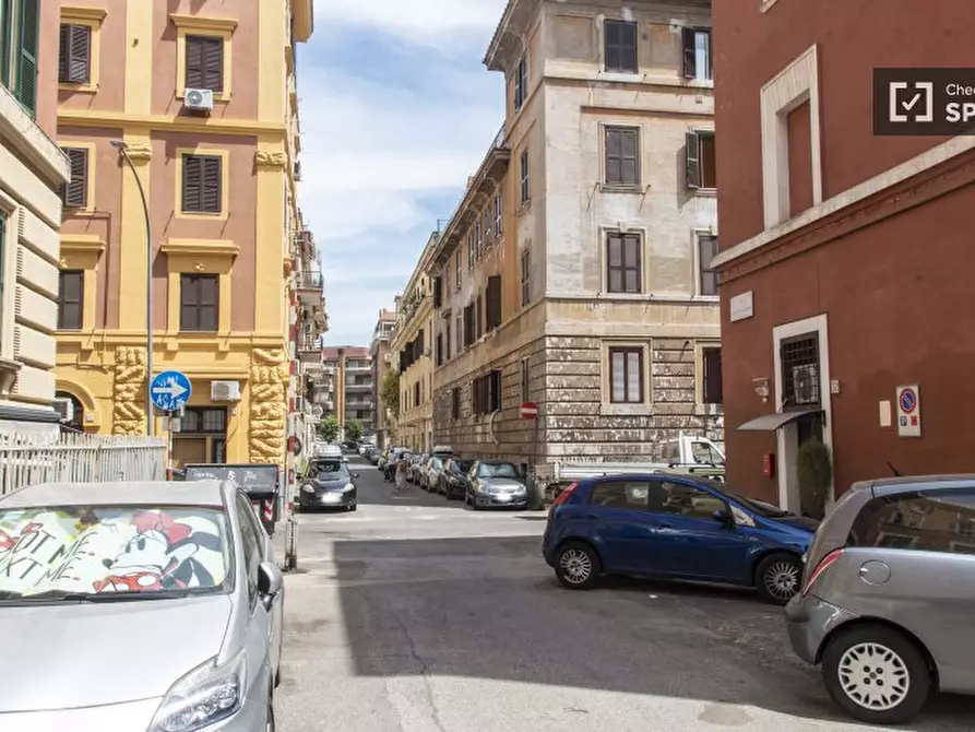 Immagine 15 di Camera condivisa in affitto  in Via Filippo Scolari a Roma