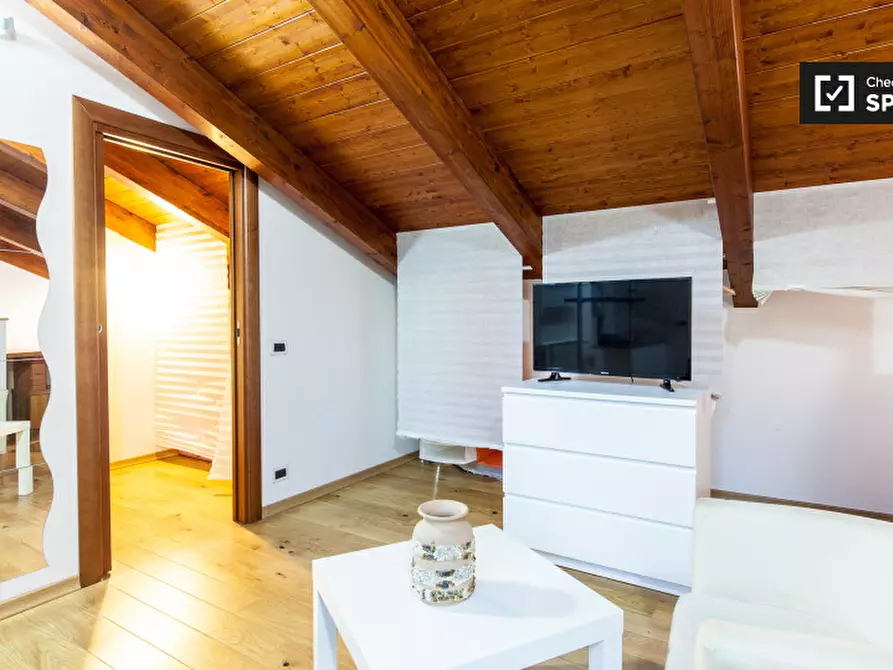 Immagine 12 di Camera condivisa in affitto  in Via Sarzana a Roma