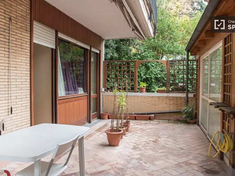 Immagine 15 di Camera condivisa in affitto  in Via Guattani a Roma