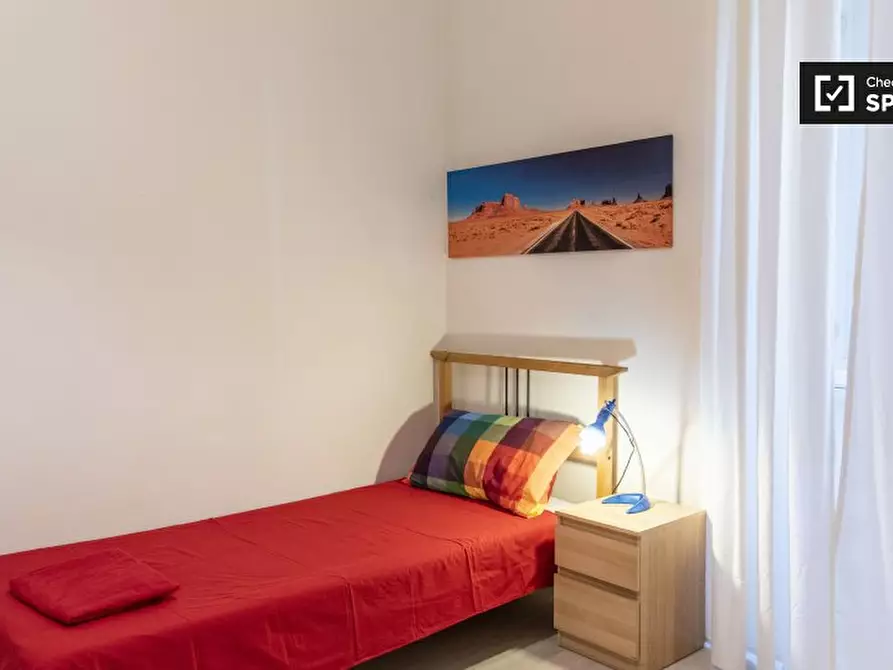 Immagine 2 di Camera condivisa in affitto  in Via Alessandria, 00198 Roma RM, Italy a Roma