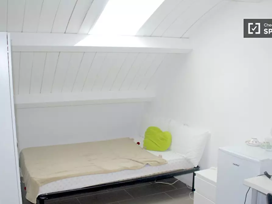 Immagine 3 di Camera condivisa in affitto  in Via di Carcaricola a Roma