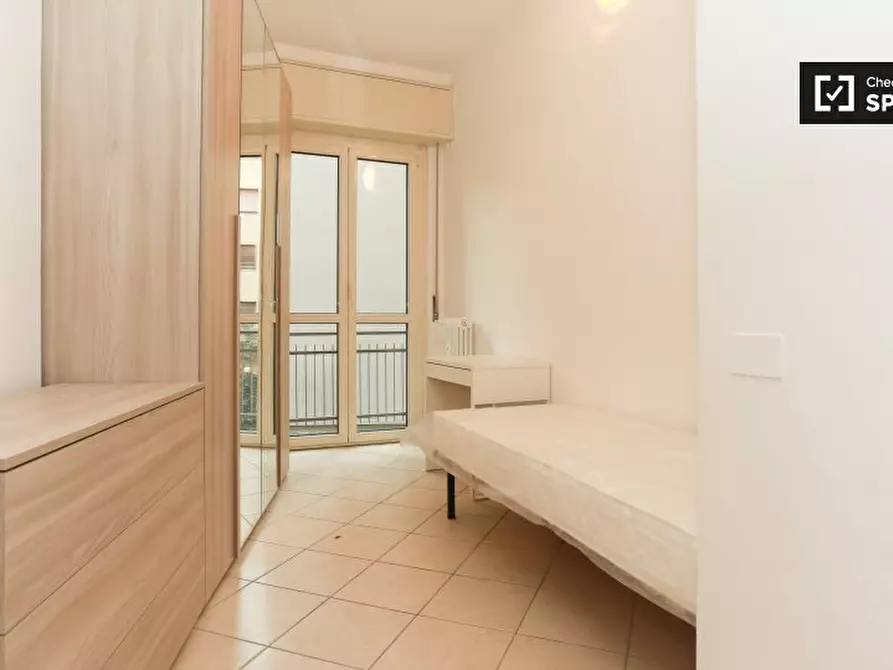 Immagine 2 di Camera condivisa in affitto  in Via Umberto Fogagnolo a Sesto San Giovanni