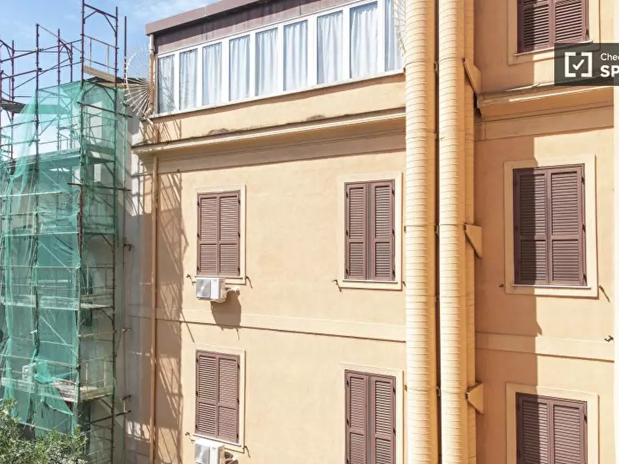 Immagine 6 di Camera condivisa in affitto  in via Carlo Emanuele a Roma