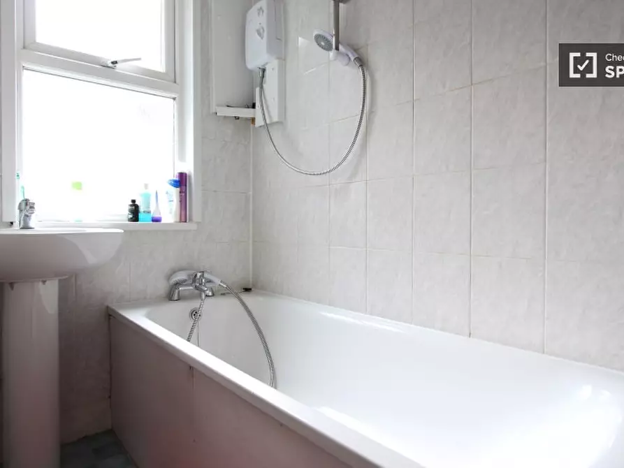 Immagine 13 di Camera condivisa in affitto  in Abbotsford Avenue a Tottenham