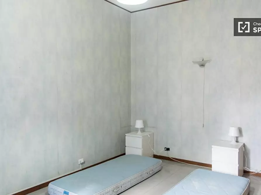 Immagine 16 di Camera condivisa in affitto  in Via Carlo Mirabello a Roma