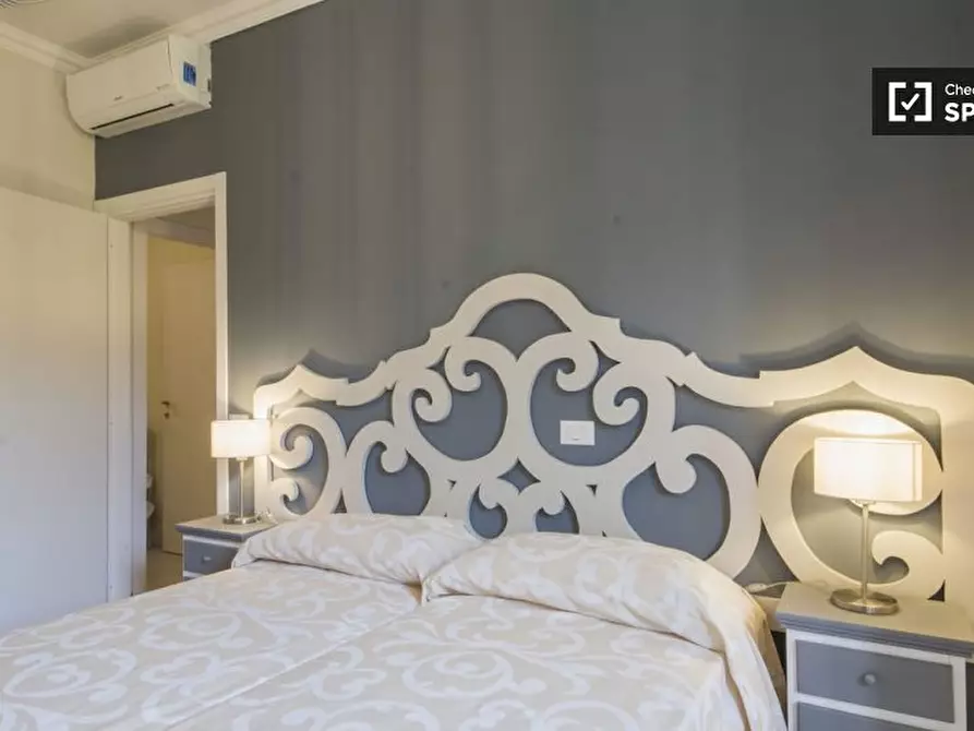 Immagine 3 di Appartamento in affitto  in Piazza Cesare Beccaria, 50121 Firenze FI, Italy a Firenze