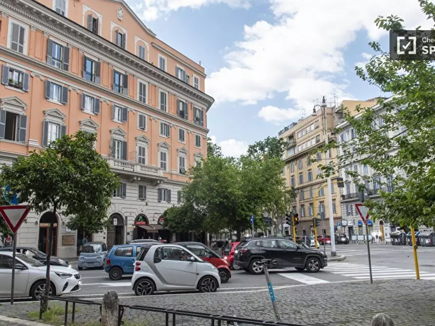 Immagine 5 di Camera condivisa in affitto  in Piazza Regina Margherita a Roma