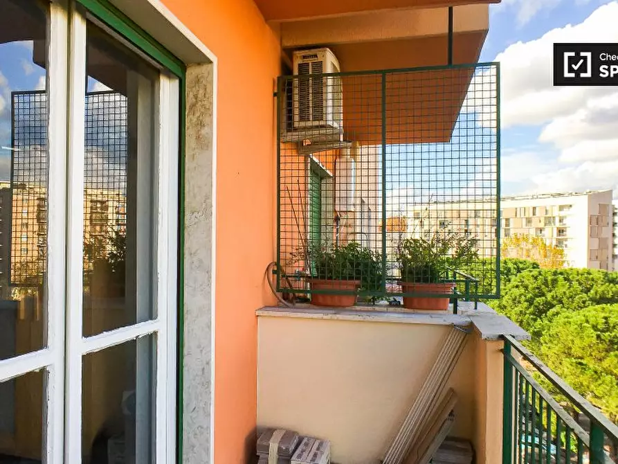 Immagine 6 di Camera condivisa in affitto  in Viale Giustiniano Imperatore a Roma