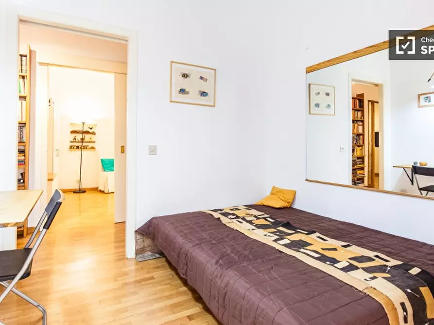 Immagine 4 di Camera condivisa in affitto  in Via di S. Angela Merici a Roma