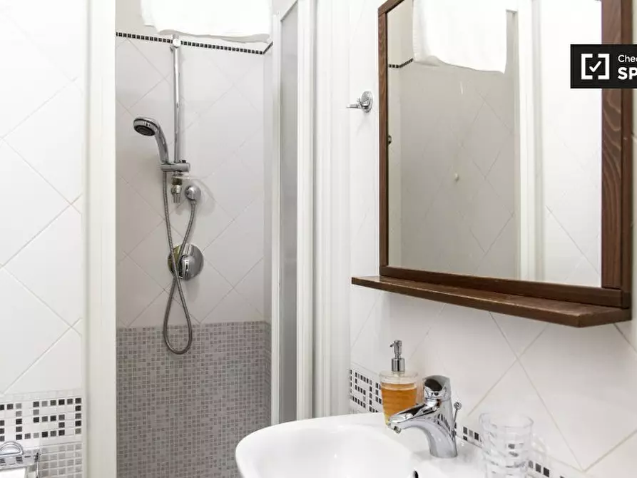 Immagine 5 di Camera condivisa in affitto  in Via della Cava Aurelia a Roma