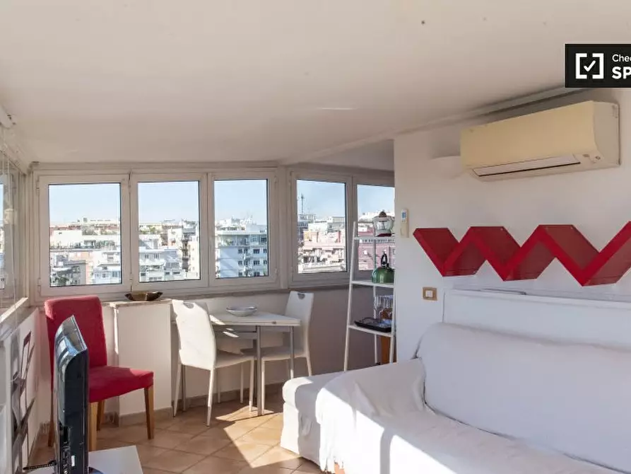 Immagine 2 di Appartamento in affitto  in Via Guido Guinizelli a Roma