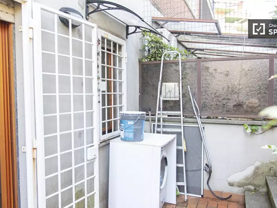 Immagine 12 di Ufficio in affitto  in Via Enrico Besta a Roma