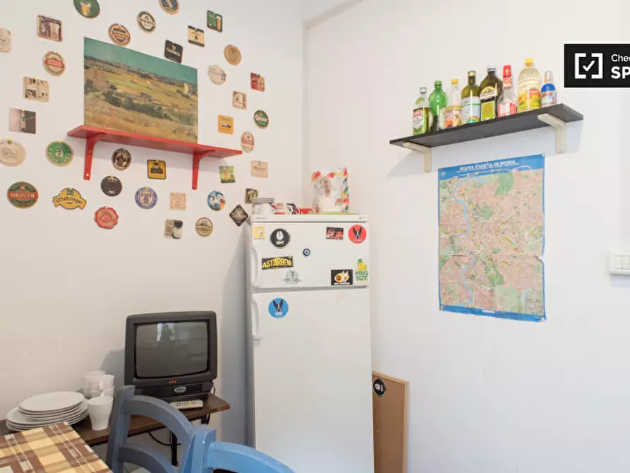 Immagine 15 di Camera condivisa in affitto  in Via Giovanni Giolitti a Roma