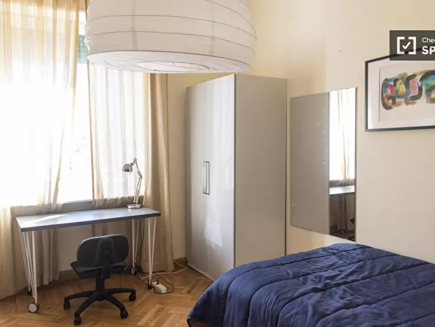 Immagine 2 di Camera condivisa in affitto  in Piazza Vescovio a Roma