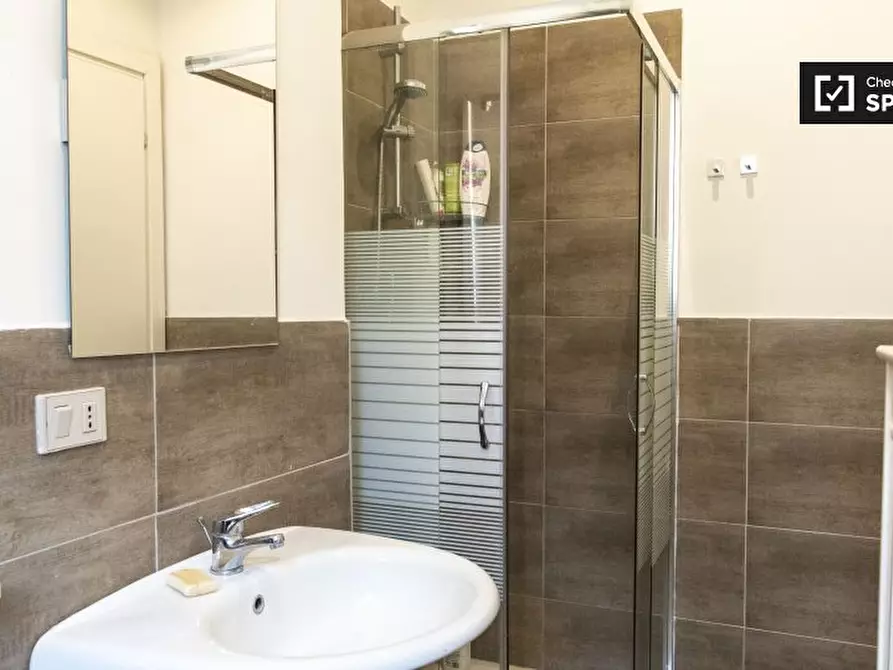 Immagine 16 di Camera condivisa in affitto  in Via Garigliano, 00198 Roma RM, Italy a Roma