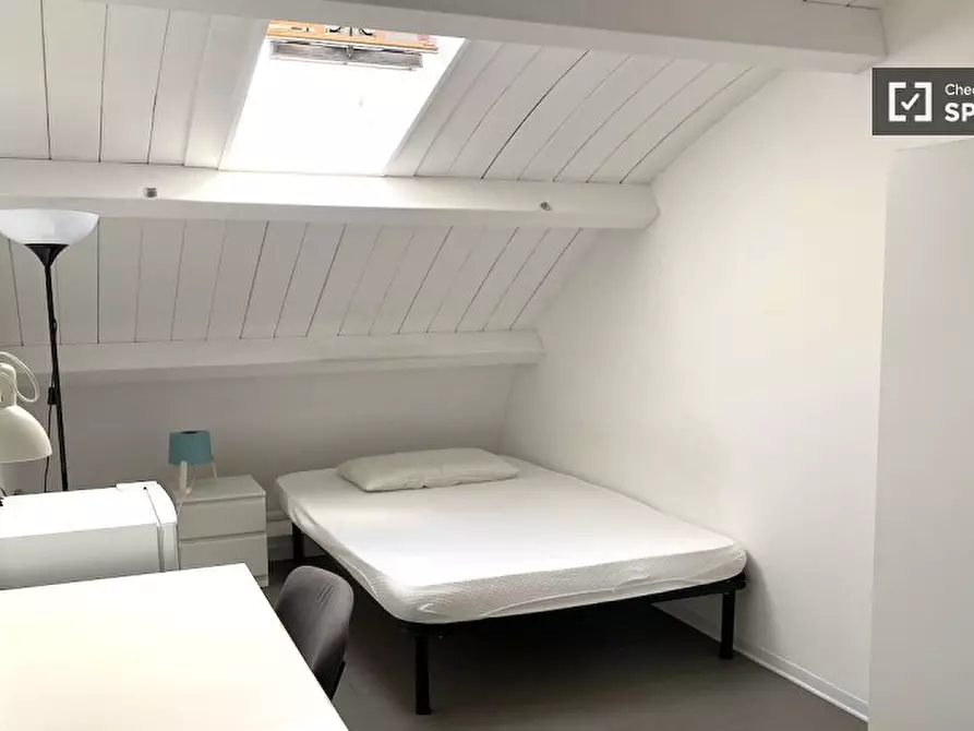 Immagine 1 di Camera condivisa in affitto  in Via di Carcaricola a Roma