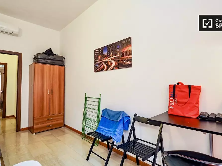 Immagine 2 di Camera condivisa in affitto  in Viale Renato Serra a Milano