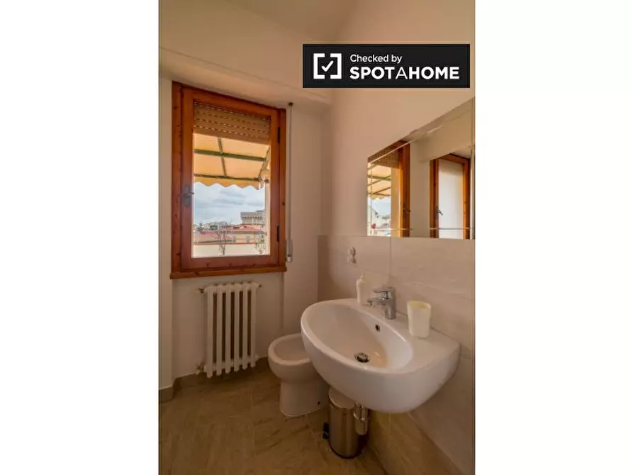 Immagine 19 di Camera condivisa in affitto  in Piazza Augusto Conti a Firenze