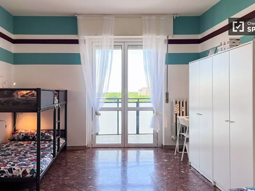 Immagine 2 di Camera condivisa in affitto  in Via Monte Sabotino a Cinisello Balsamo