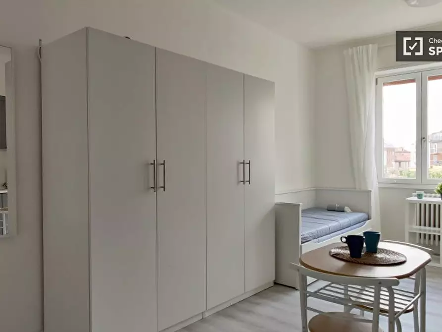 Immagine 10 di Ufficio in affitto  in Viale Brenta a Milano