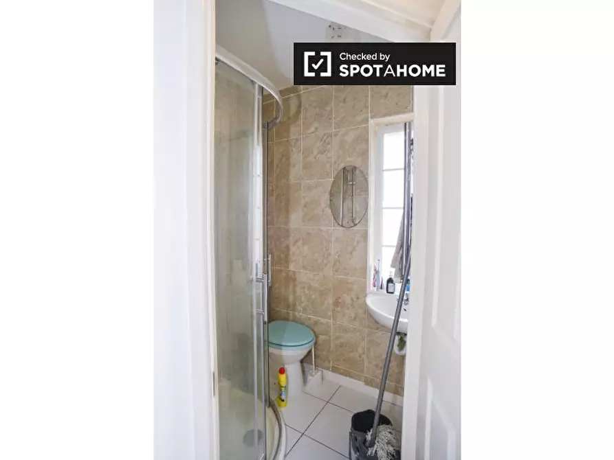 Immagine 14 di Camera condivisa in affitto  in Marvels Ln a Greenwich