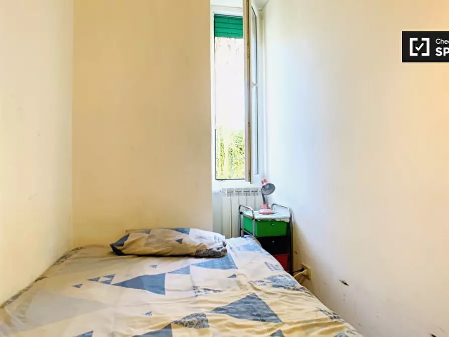 Immagine 3 di Camera condivisa in affitto  in Via Alessandro Cialdi, 00154 Roma RM, Italy a Roma