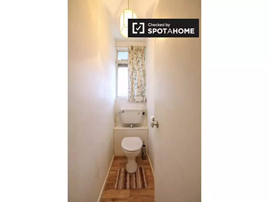 Immagine 6 di Appartamento in affitto  in Winchester House,  Hallfield Estate, a Paddington