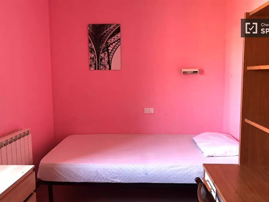 Immagine 2 di Camera condivisa in affitto  in Via Alessandro Brisse a Roma