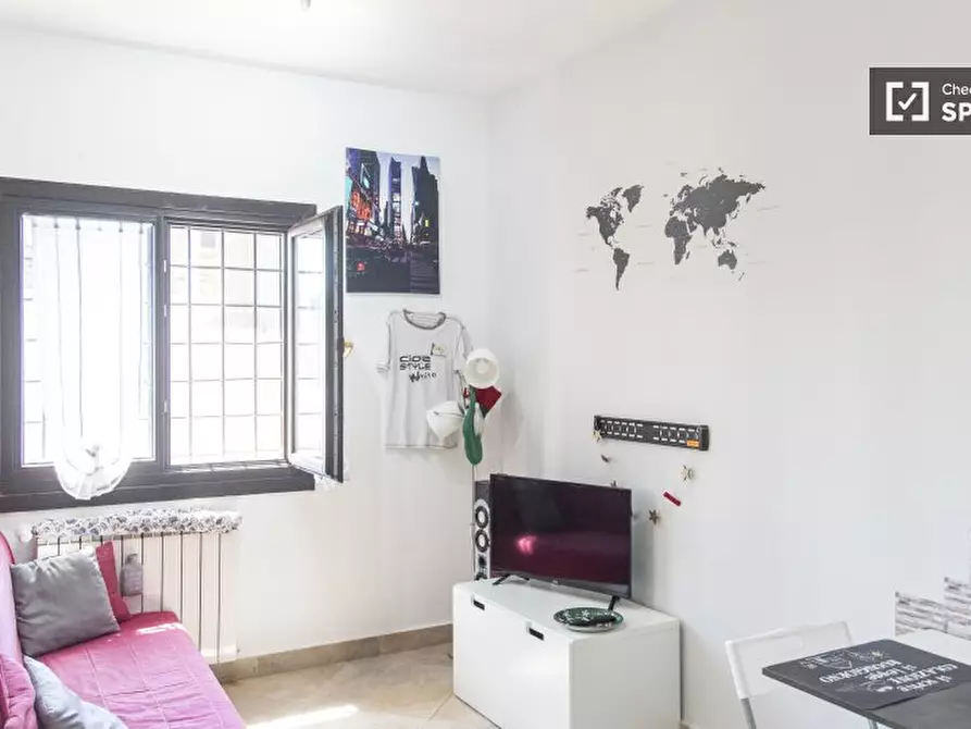 Immagine 6 di Appartamento in affitto  in Via Sesto S. Giovanni a Roma